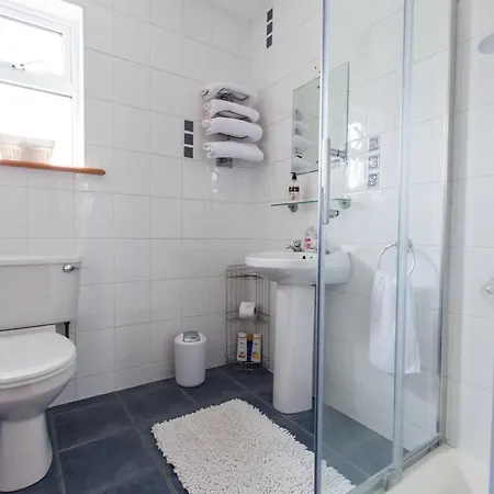 8 Aileach Apartment *