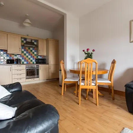 8 Aileach Apartment