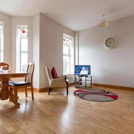 8 Aileach Apartment *