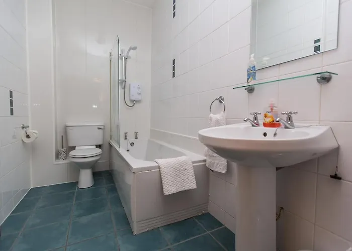 8 Aileach Apartament *