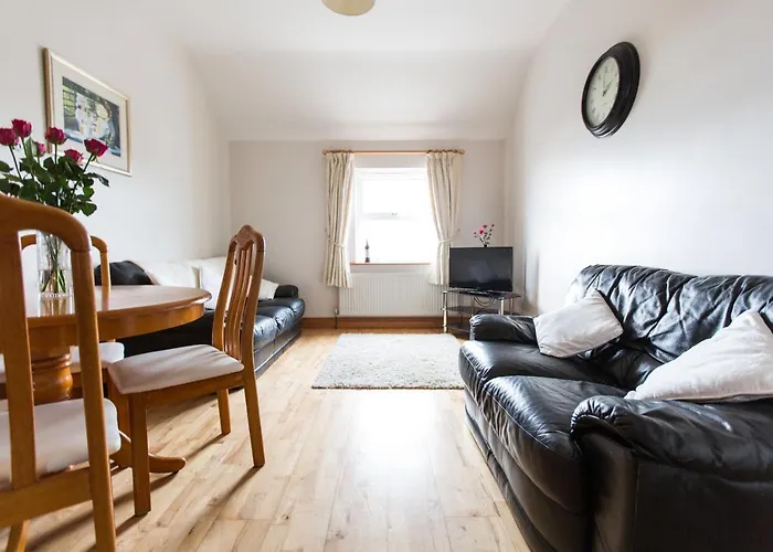 8 Aileach Apartament